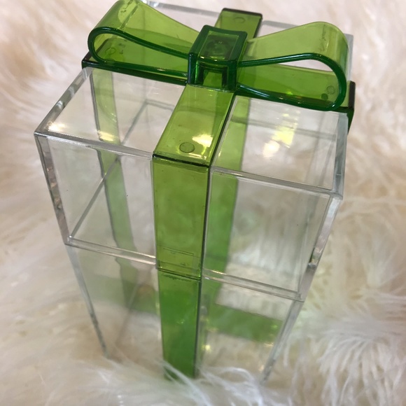 Clear Plastic Gift Box Green - Picture 1 of 4